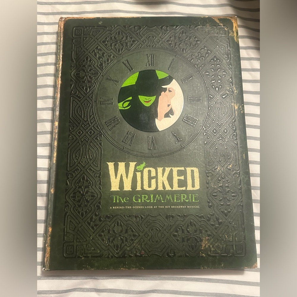 Wicked: The Grimmerie